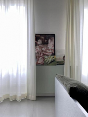 Bright & Modern Studio With Great Sun Exposure